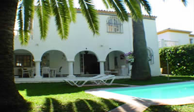 low priced villa nueva andalucia